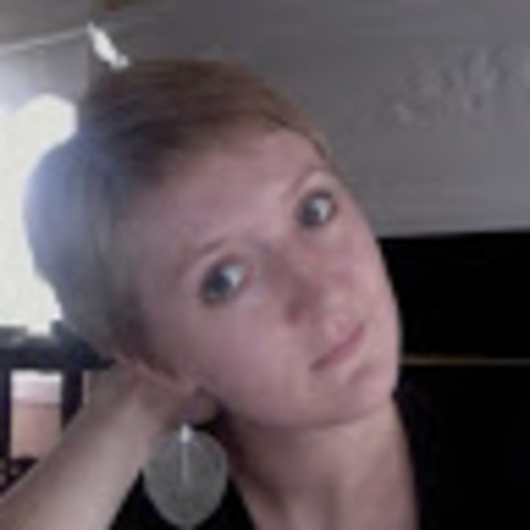 Meet your Posher, Jillian - Picture 1 of 1